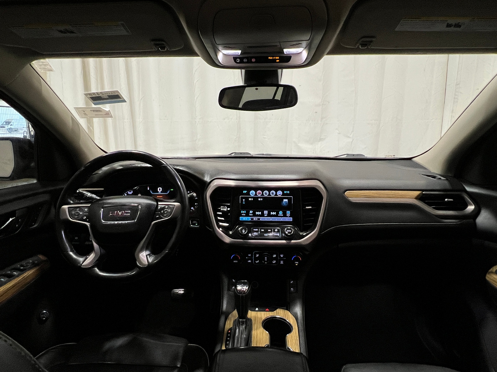 Thumbnail: 2017 GMC Acadia - 2