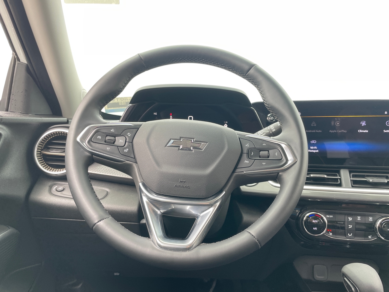 Thumbnail: 2024 Chevrolet Trax - 4