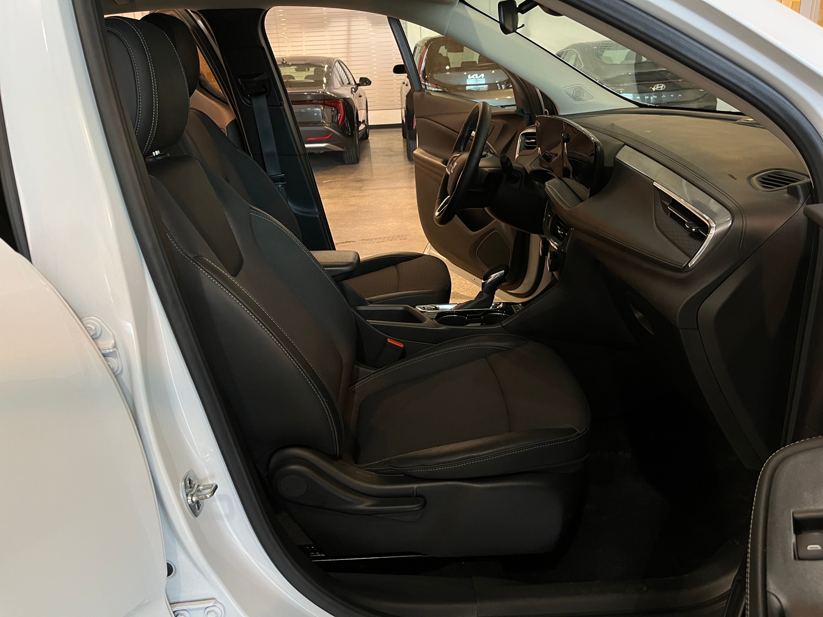 Thumbnail: 2025 Buick Encore GX - 2