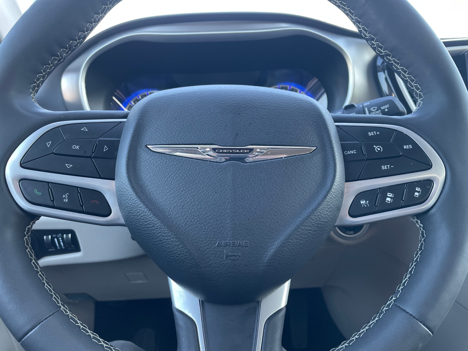 Thumbnail: 2024 Chrysler Pacifica - 5