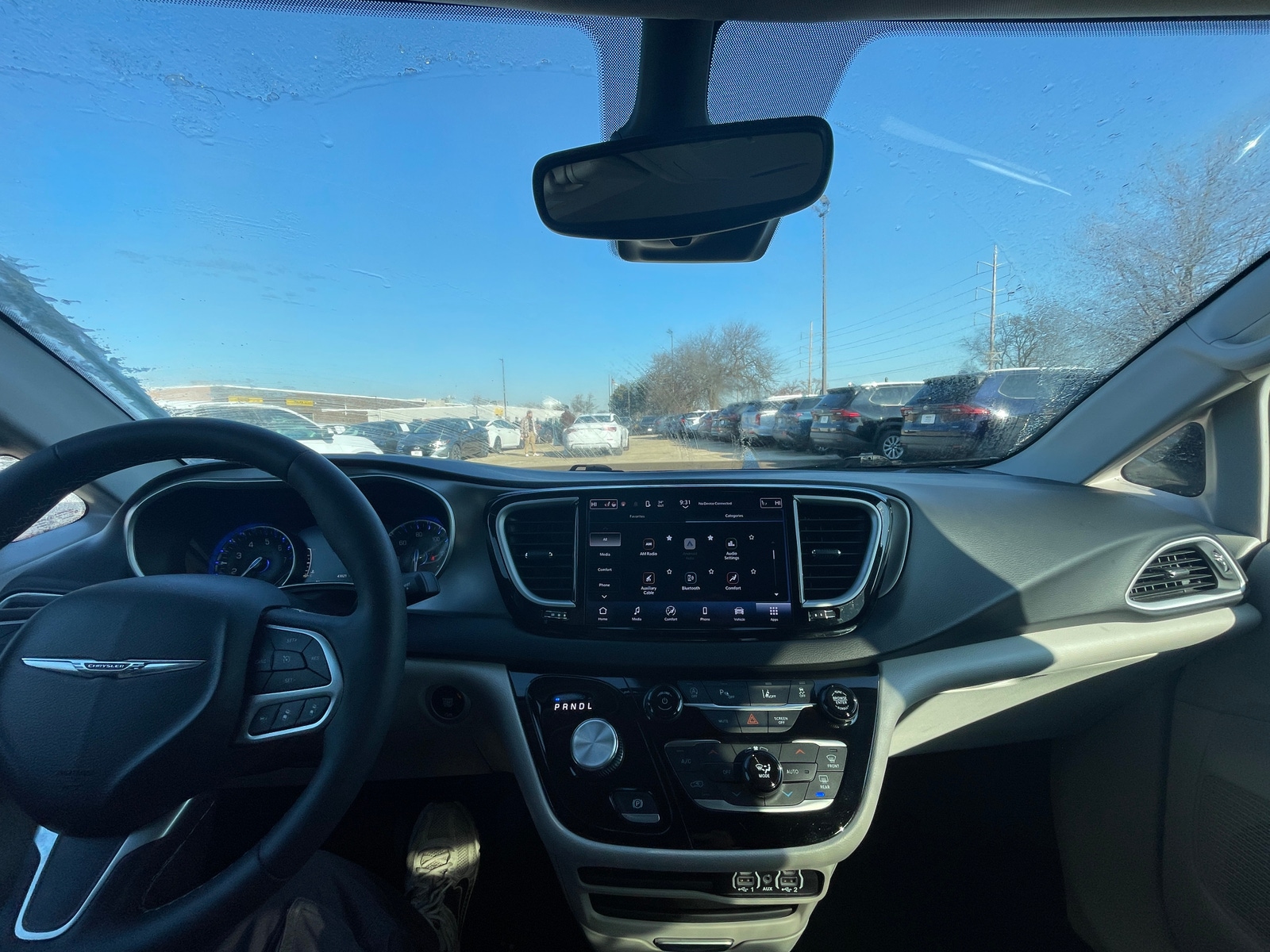 Thumbnail: 2024 Chrysler Pacifica - 3