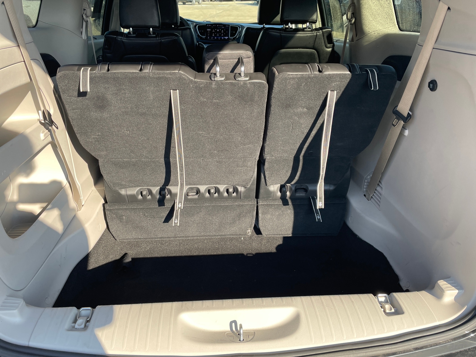 Thumbnail: 2024 Chrysler Pacifica - 6