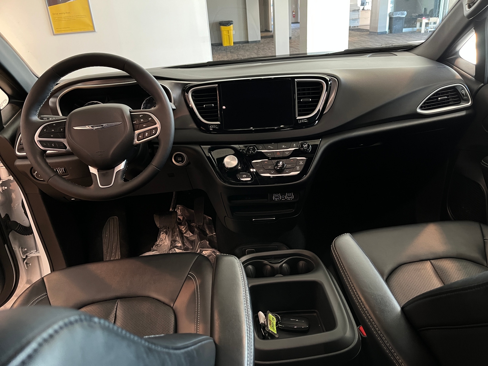 Thumbnail: 2025 Chrysler Pacifica - 2