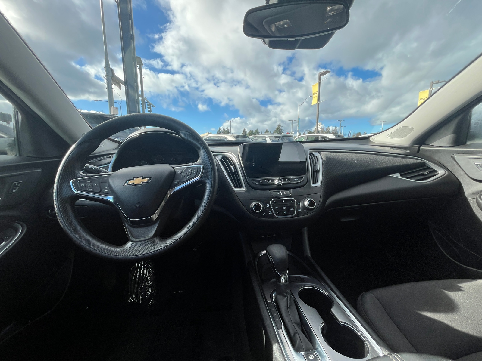 Thumbnail: 2024 Chevrolet Malibu - 3