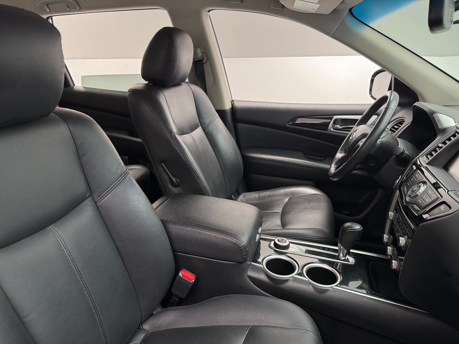 Thumbnail: 2016 Nissan Pathfinder - 2