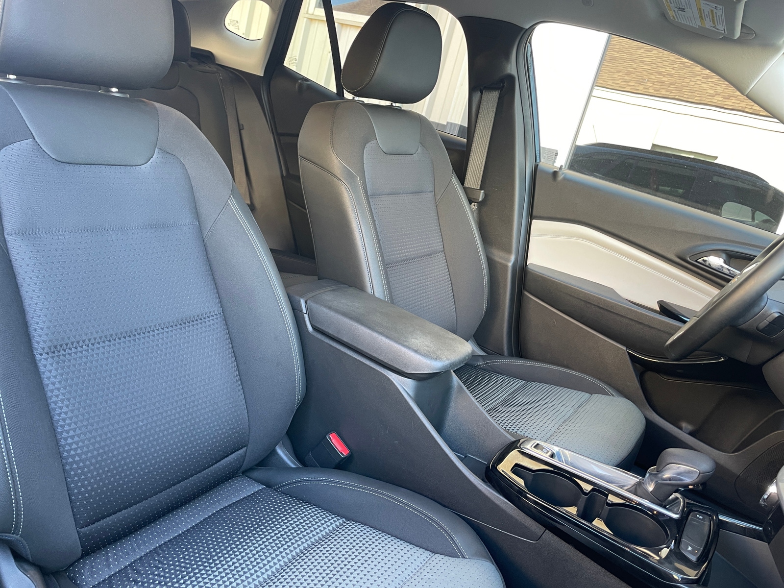 Thumbnail: 2025 Chevrolet Trax - 2