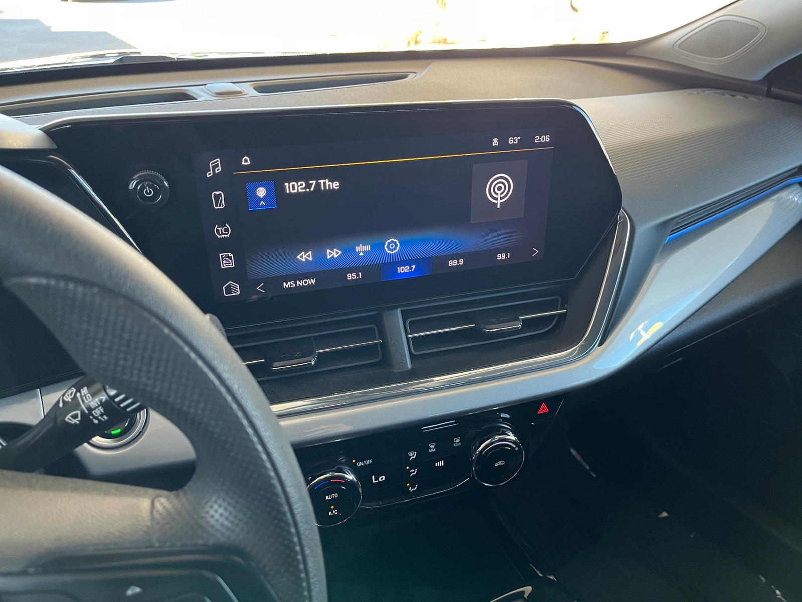 Thumbnail: 2025 Chevrolet Trax - 4