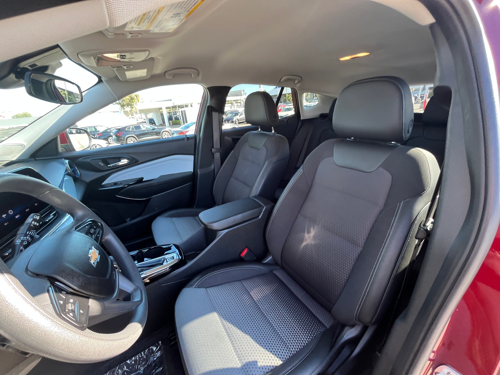 Thumbnail: 2025 Chevrolet Trax - 2