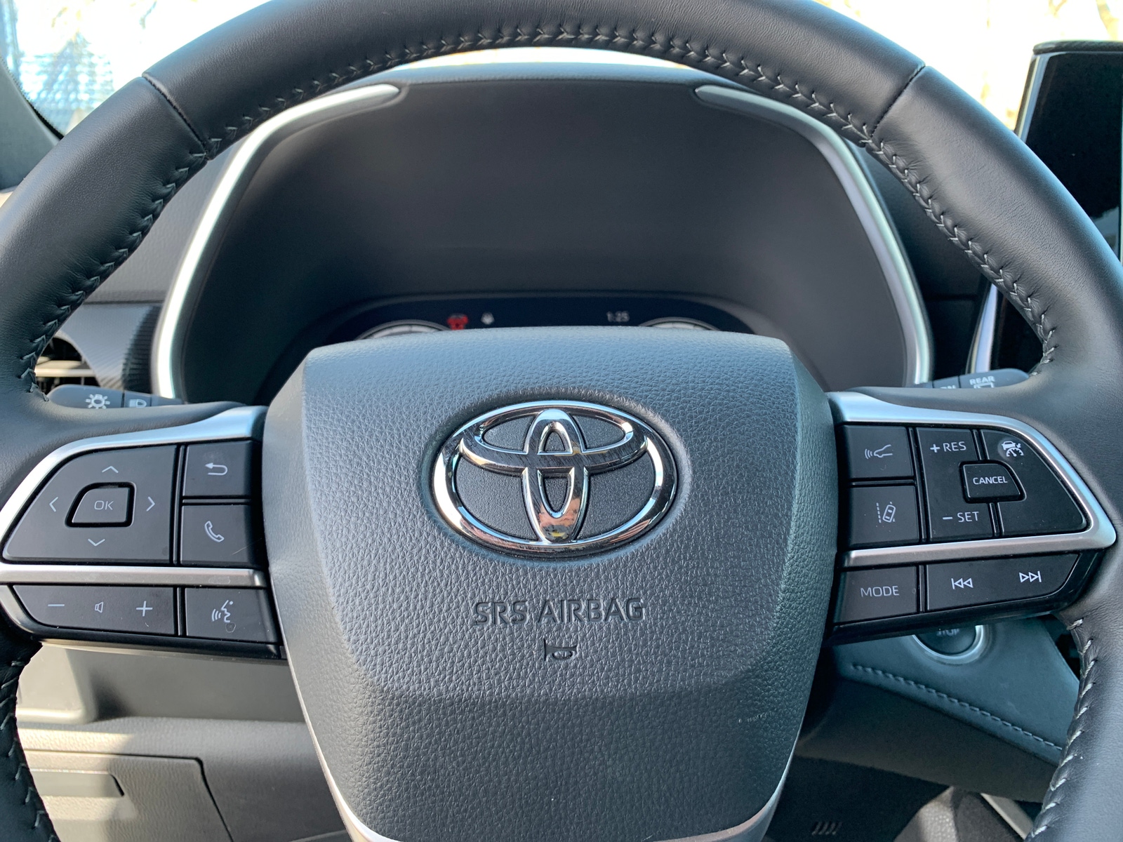 Thumbnail: 2025 Toyota Highlander - 5