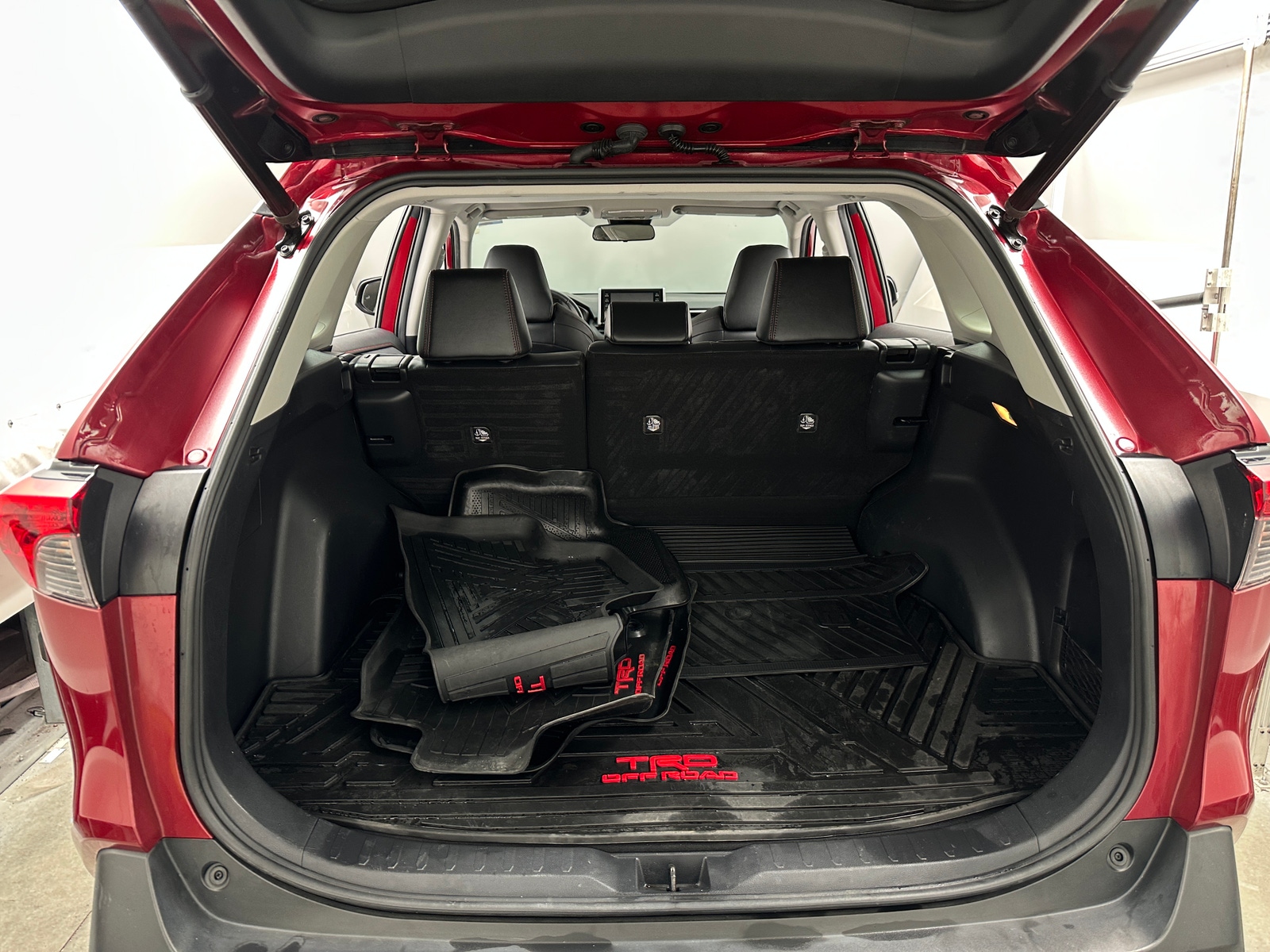 Thumbnail: 2020 Toyota RAV4 - 6