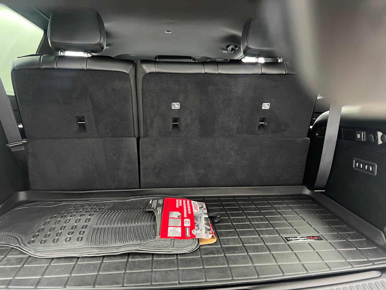 Thumbnail: 2022 Jeep Wagoneer - 6