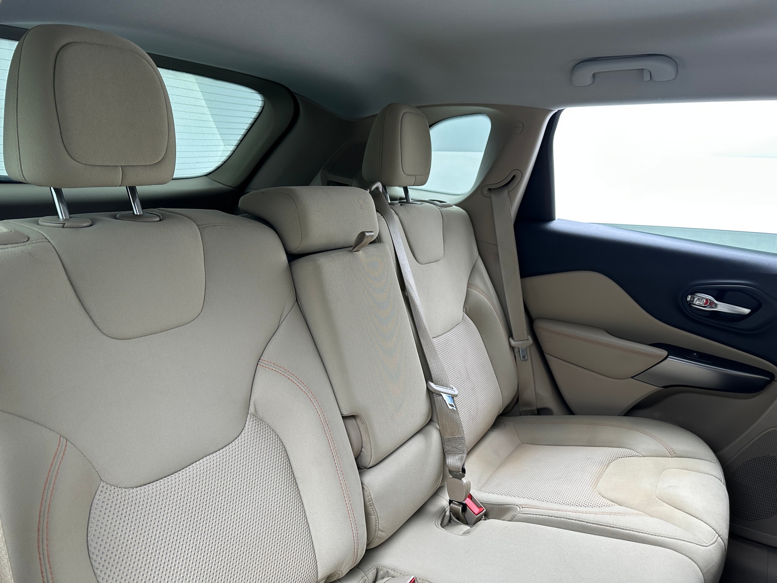 Thumbnail: 2020 Jeep Cherokee - 6