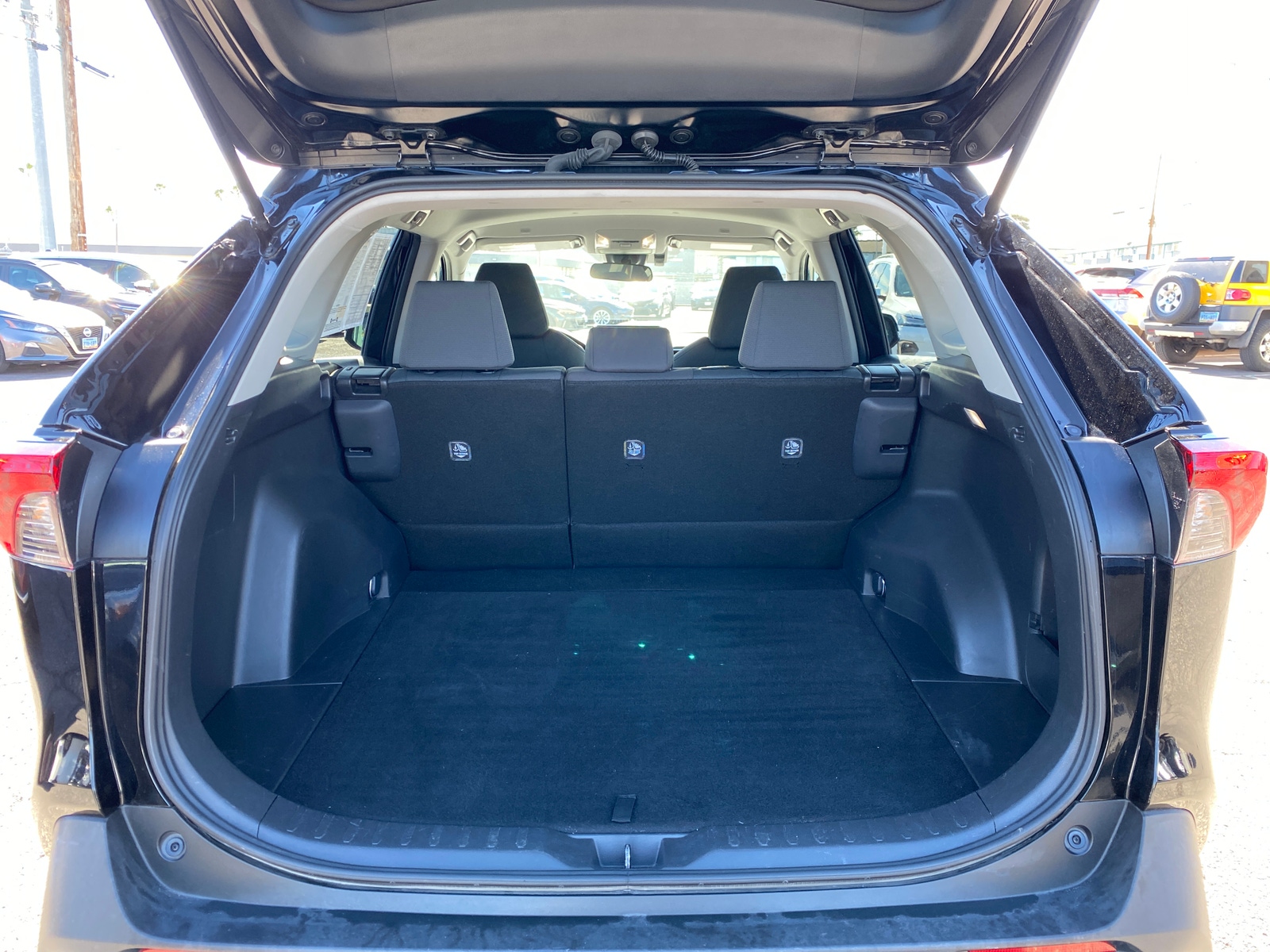 Thumbnail: 2025 Toyota RAV4 - 6