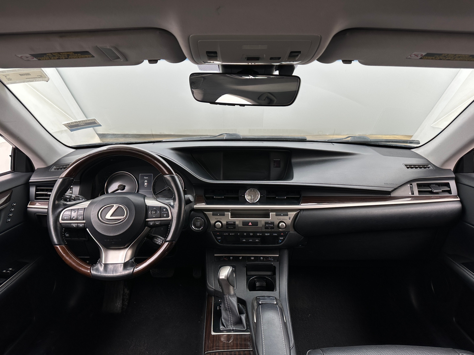 Thumbnail: 2016 Lexus ES - 2