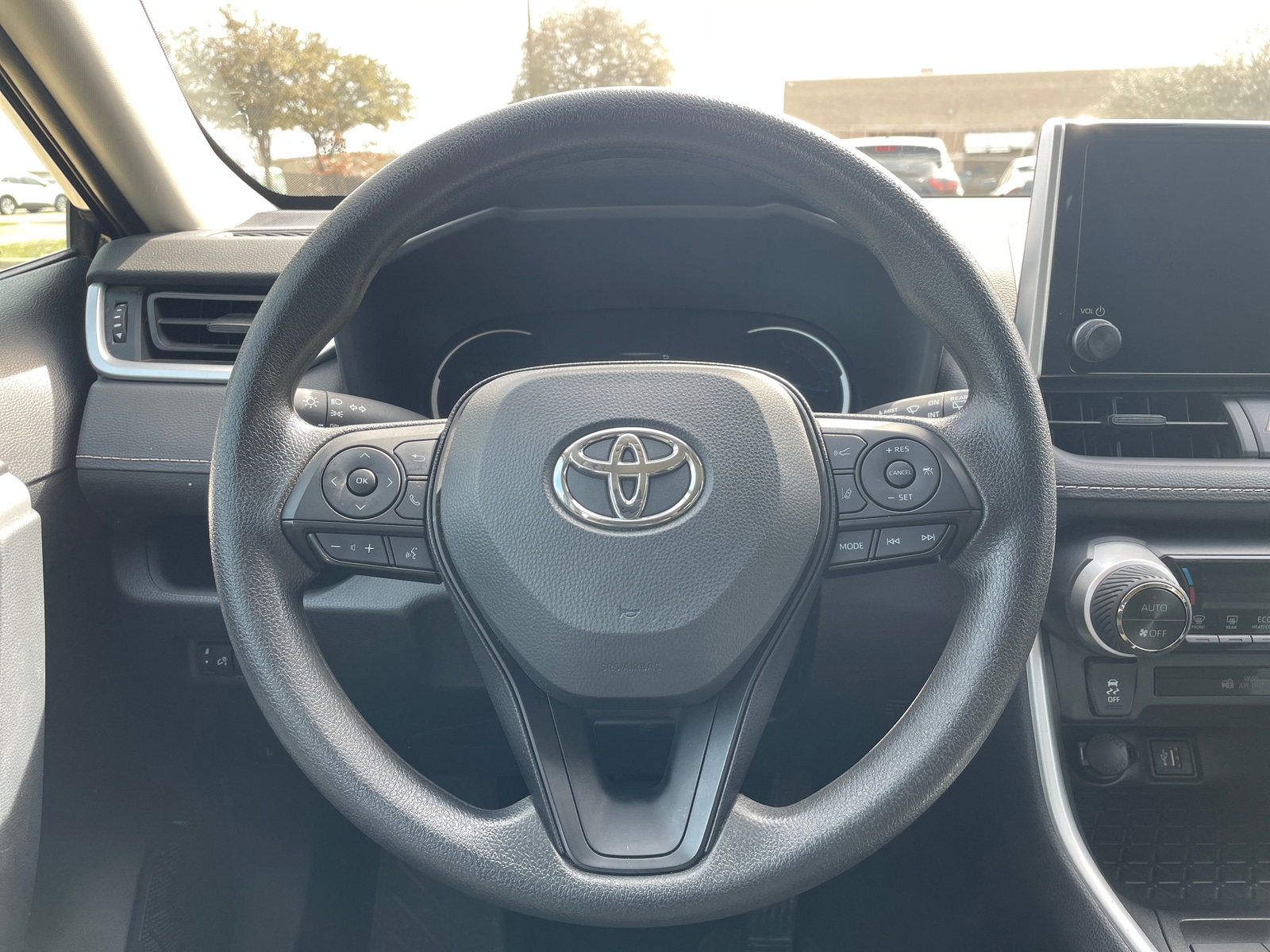 Thumbnail: 2025 Toyota RAV4 - 5