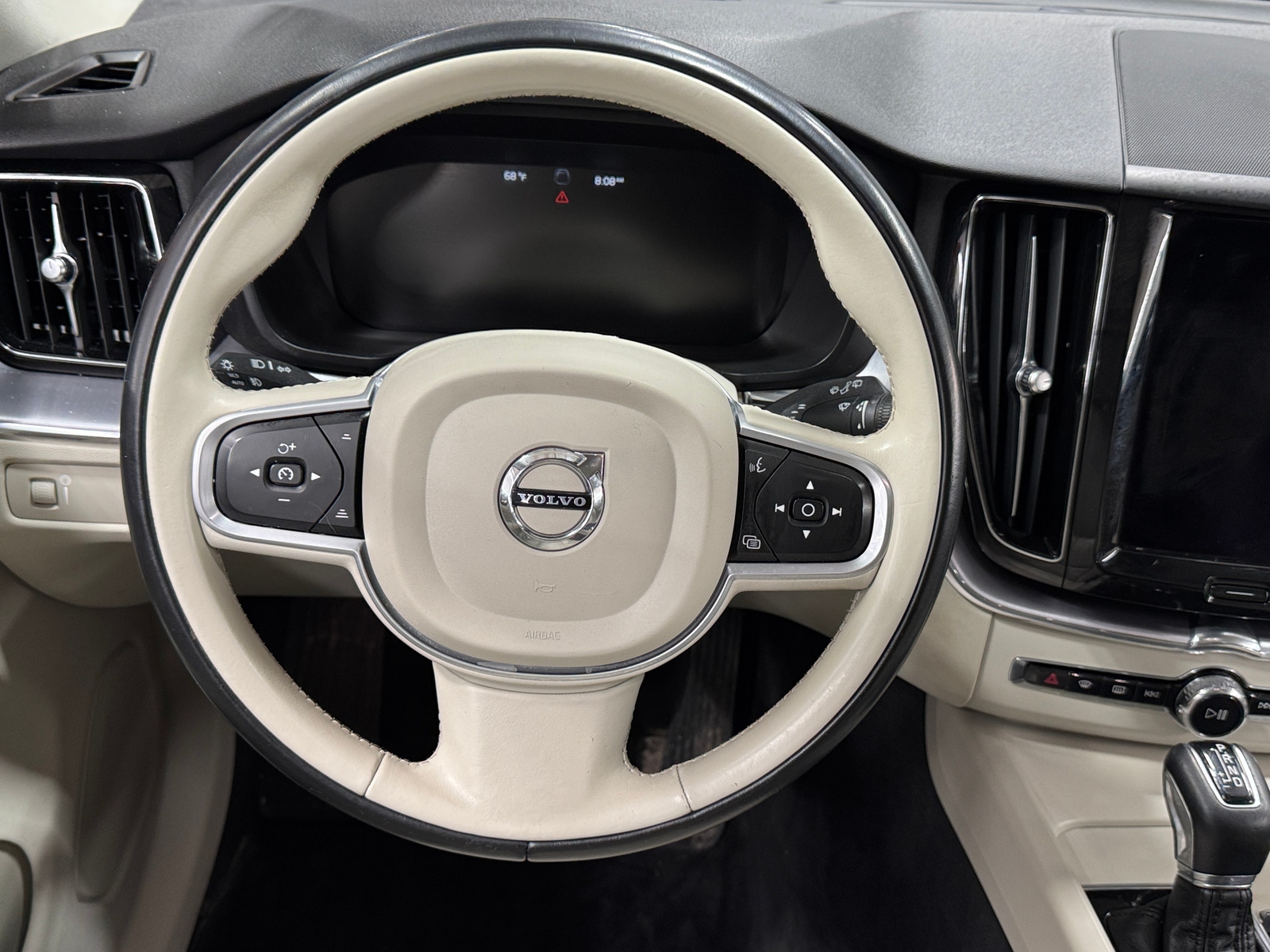 Thumbnail: 2021 Volvo XC60 - 4