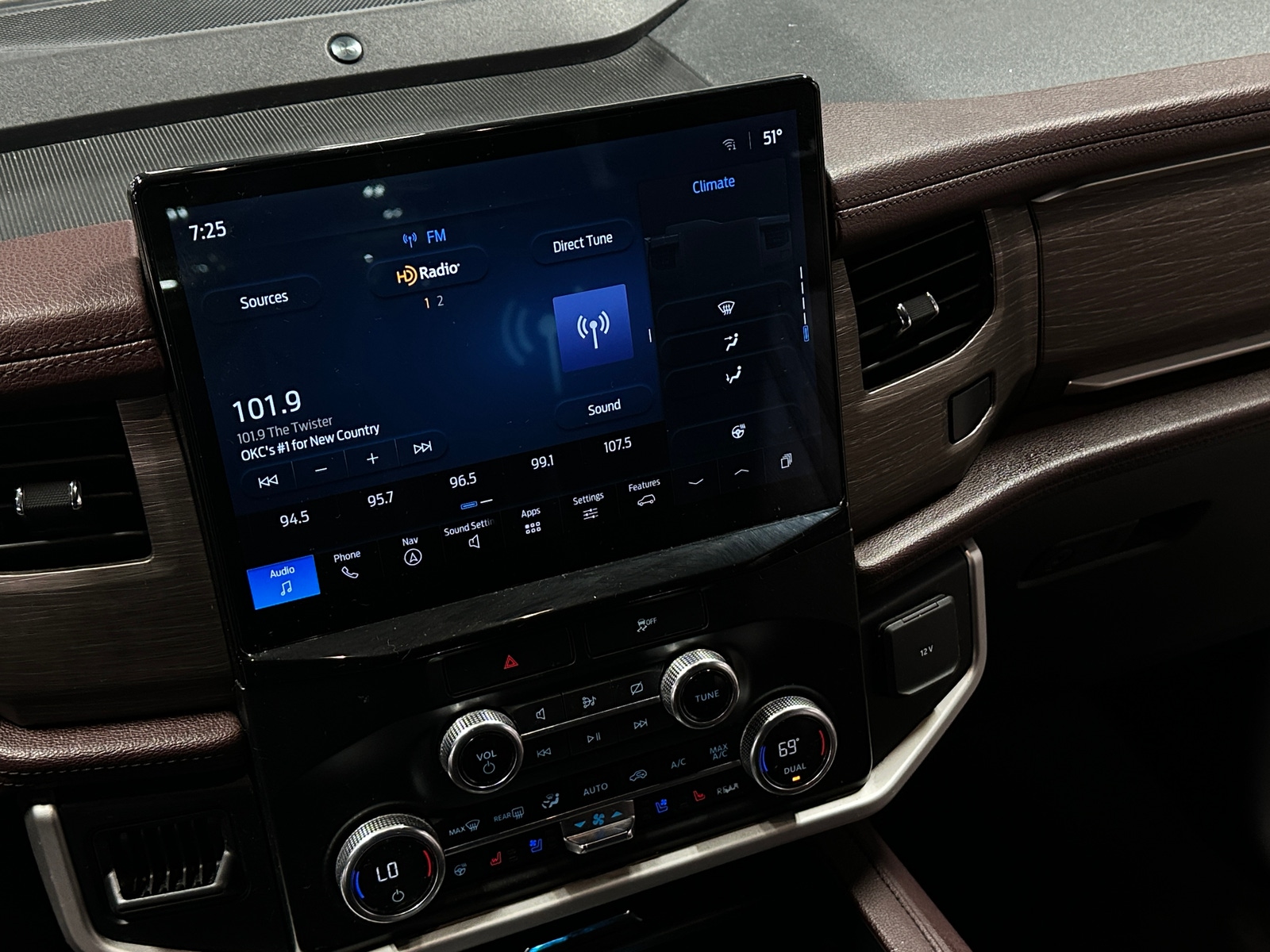 Thumbnail: 2023 Ford Expedition MAX - 3