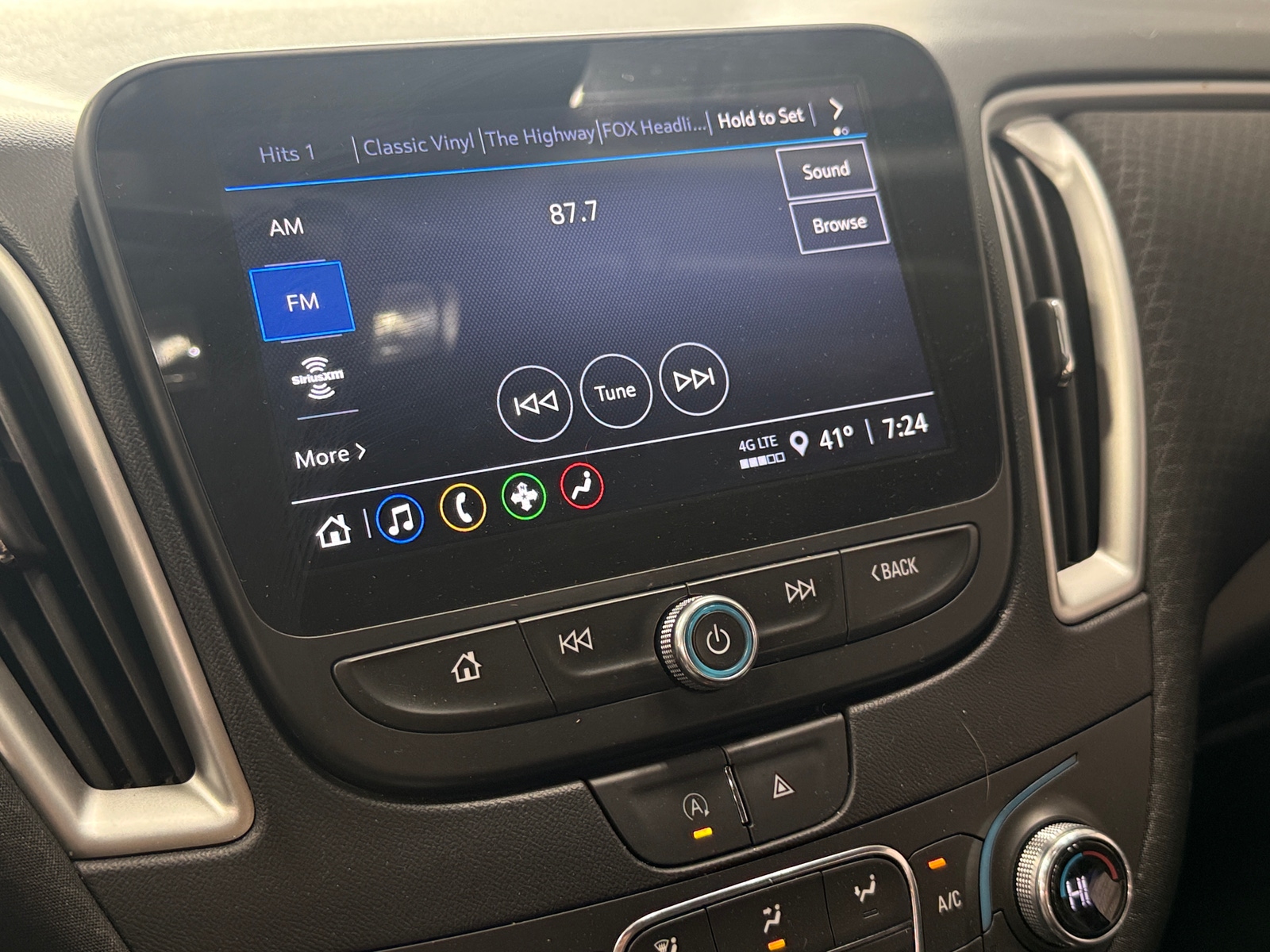 Thumbnail: 2023 Chevrolet Malibu - 4