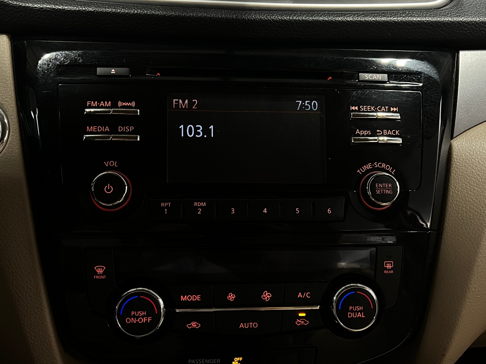 Thumbnail: 2016 Nissan Rogue - 4