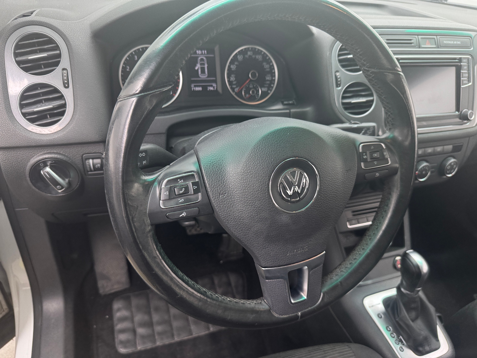 Thumbnail: 2017 Volkswagen Tiguan - 5