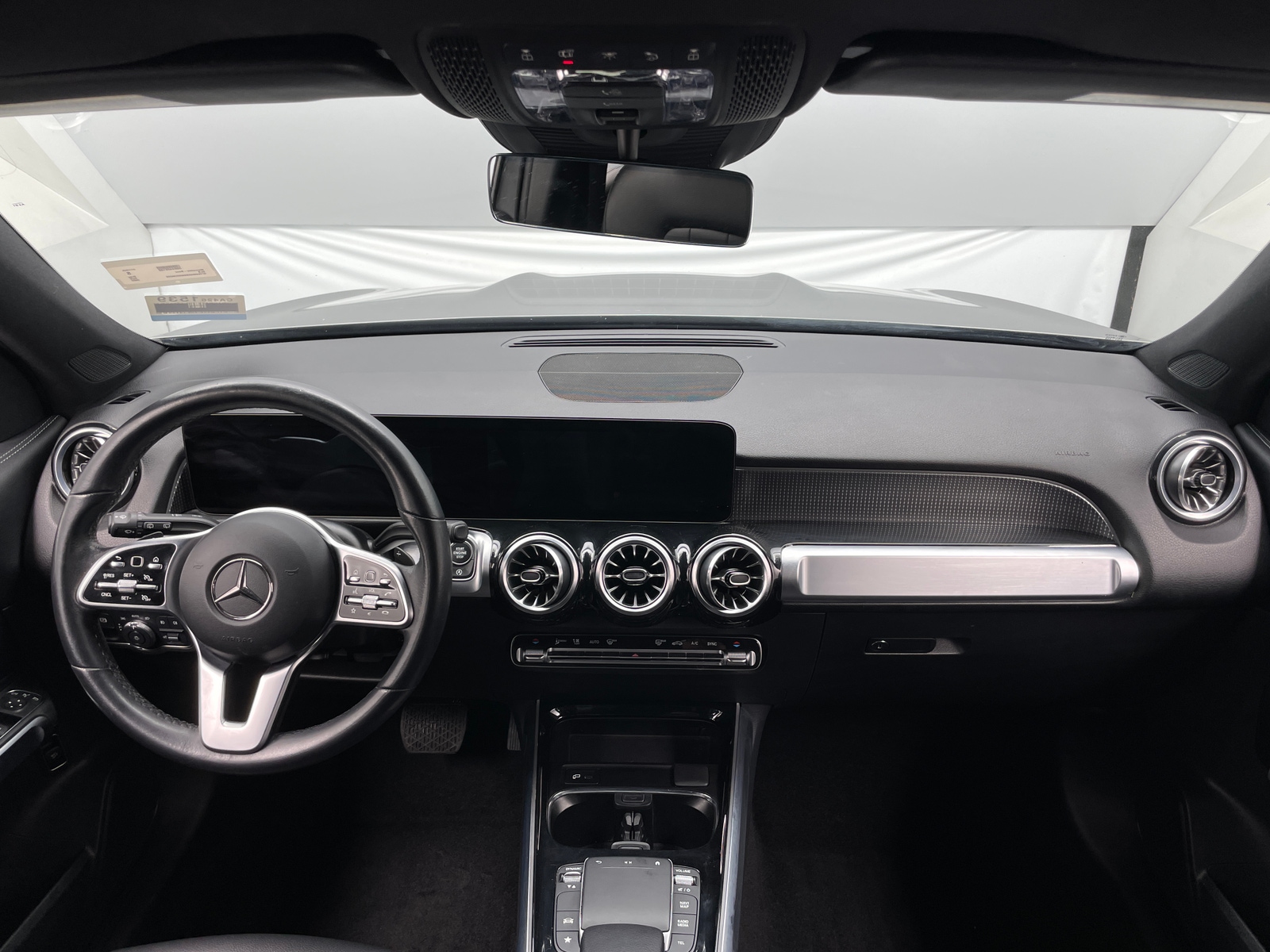 Thumbnail: 2022 Mercedes-Benz GLB - 2