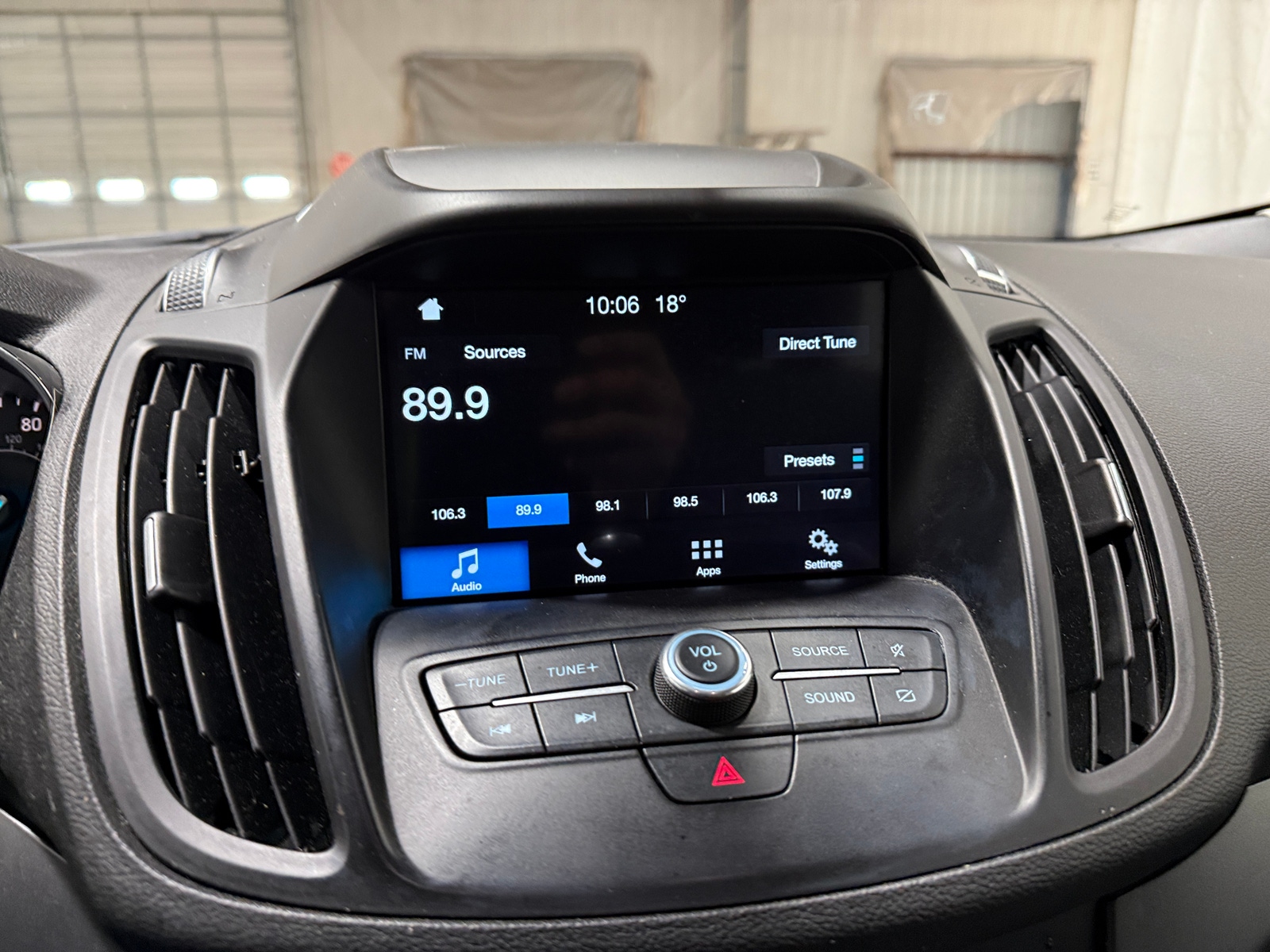 Thumbnail: 2019 Ford Escape - 4