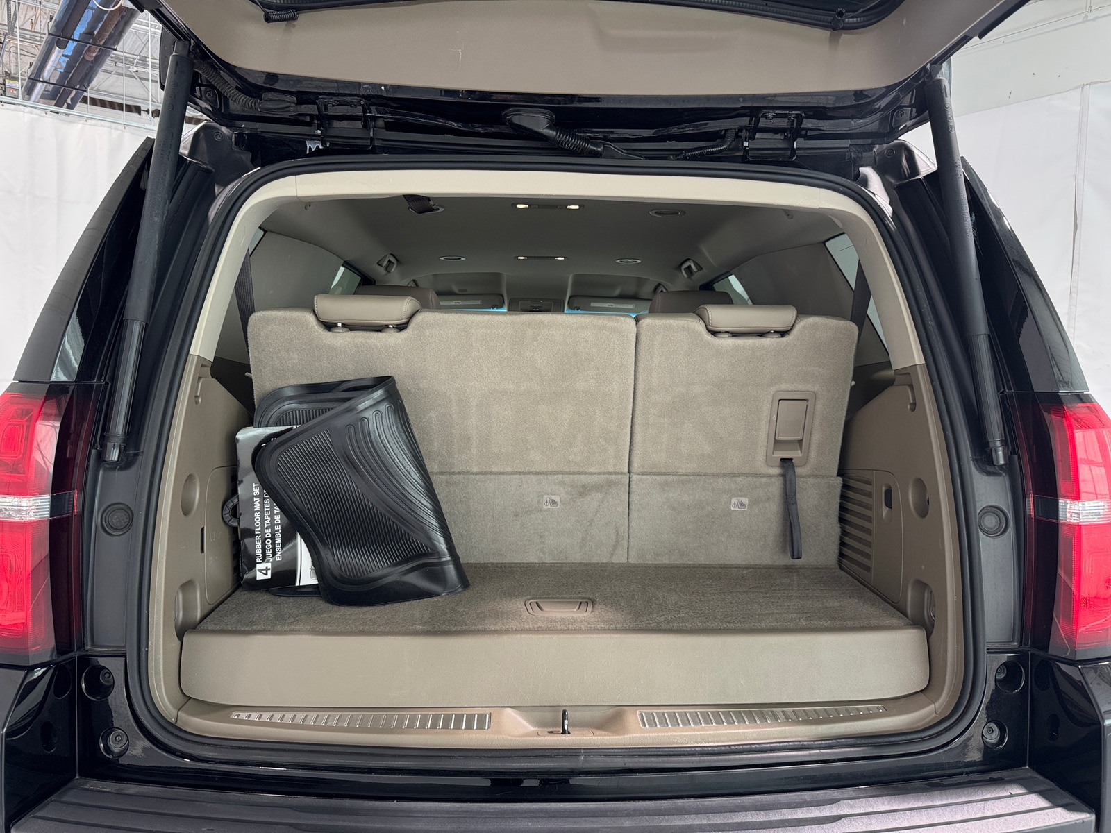 Thumbnail: 2019 Chevrolet Tahoe - 6