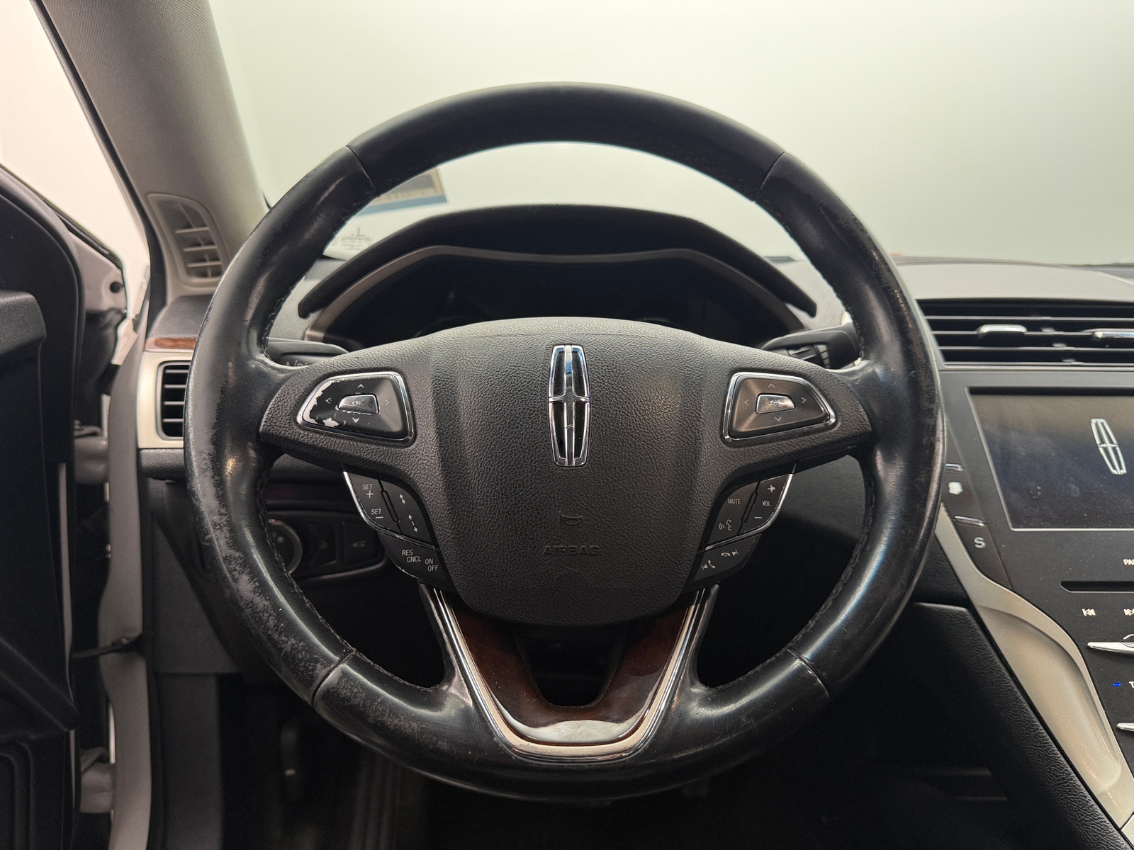 Thumbnail: 2016 Lincoln MKZ - 4