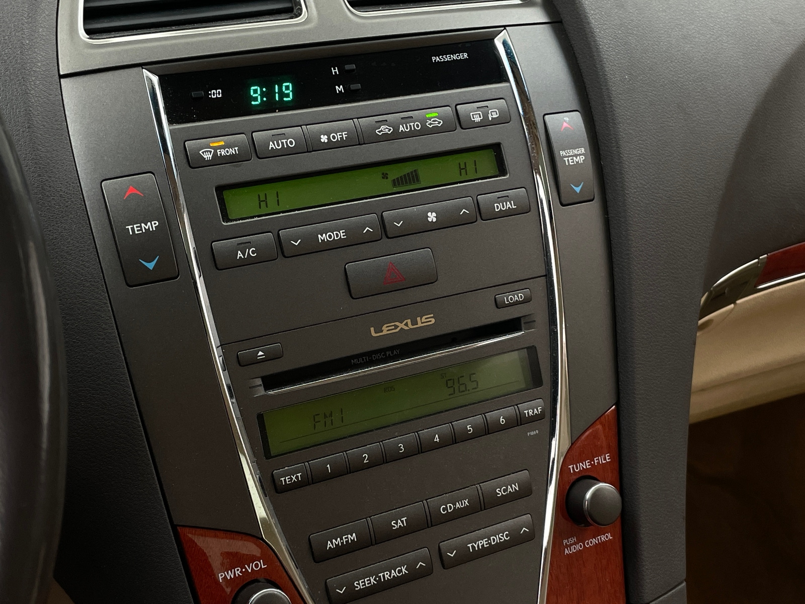 Thumbnail: 2012 Lexus ES - 3