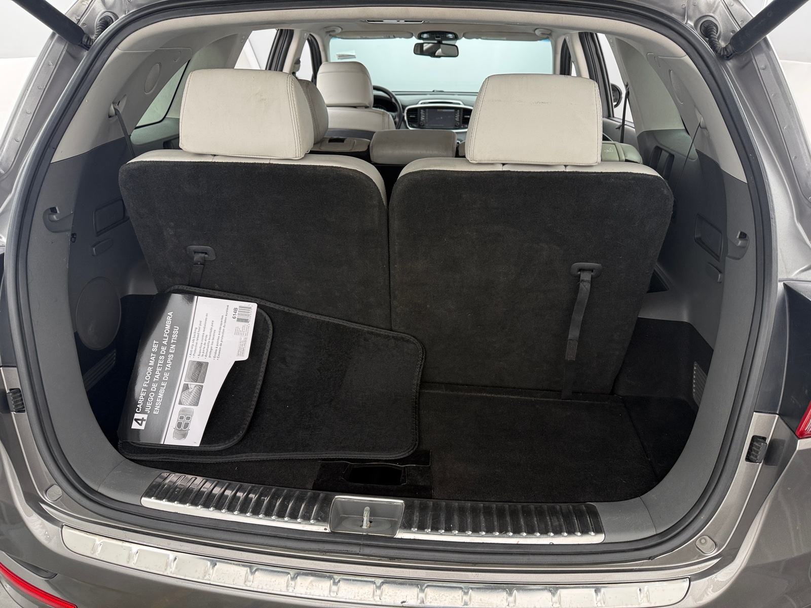 Thumbnail: 2017 Kia Sorento - 6