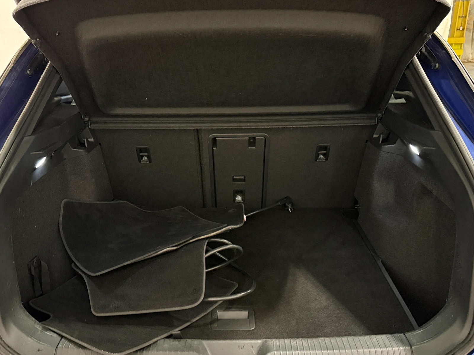 Thumbnail: 2021 Volkswagen ID.4 - 6