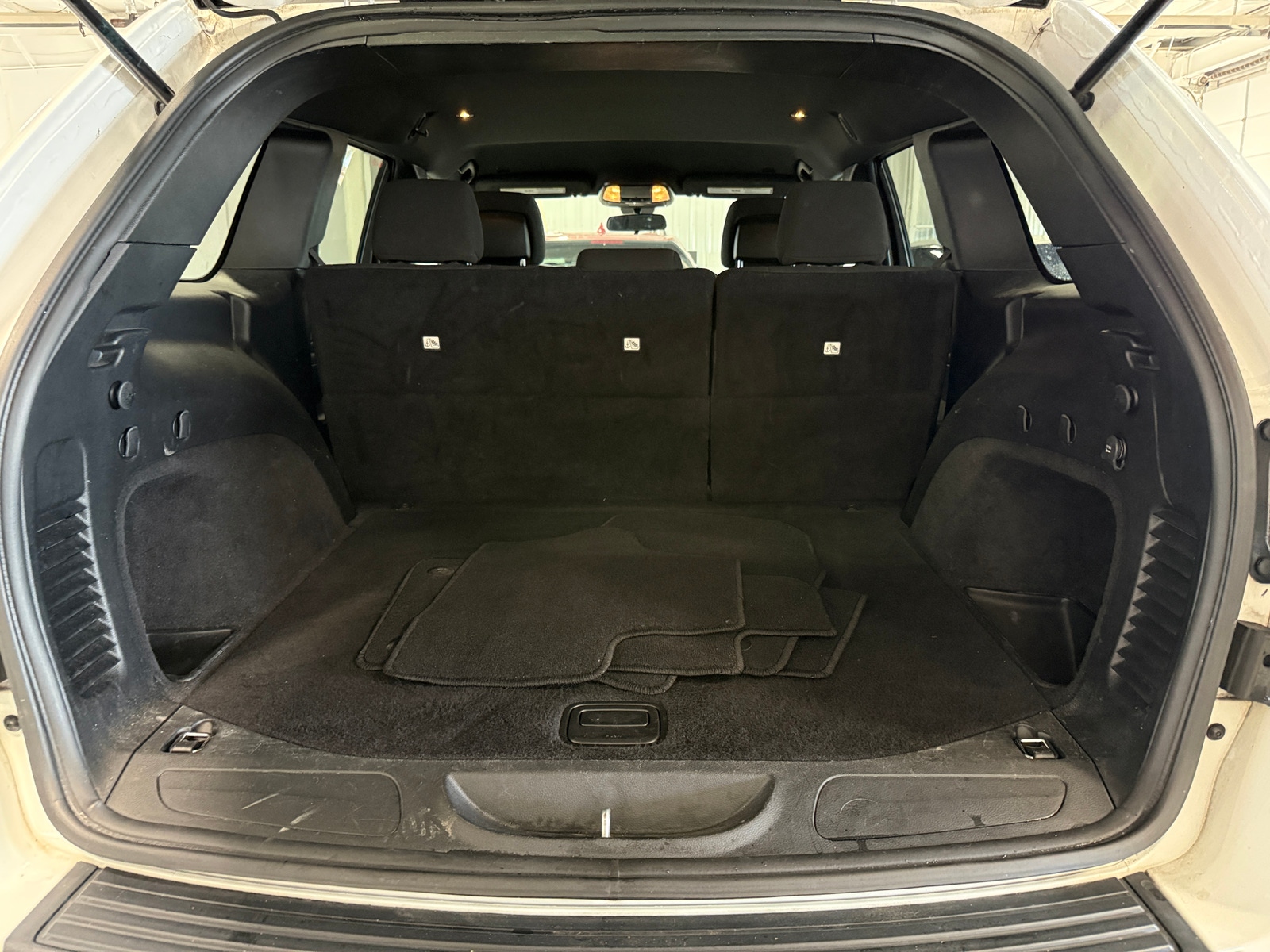 Thumbnail: 2020 Jeep Grand Cherokee - 7