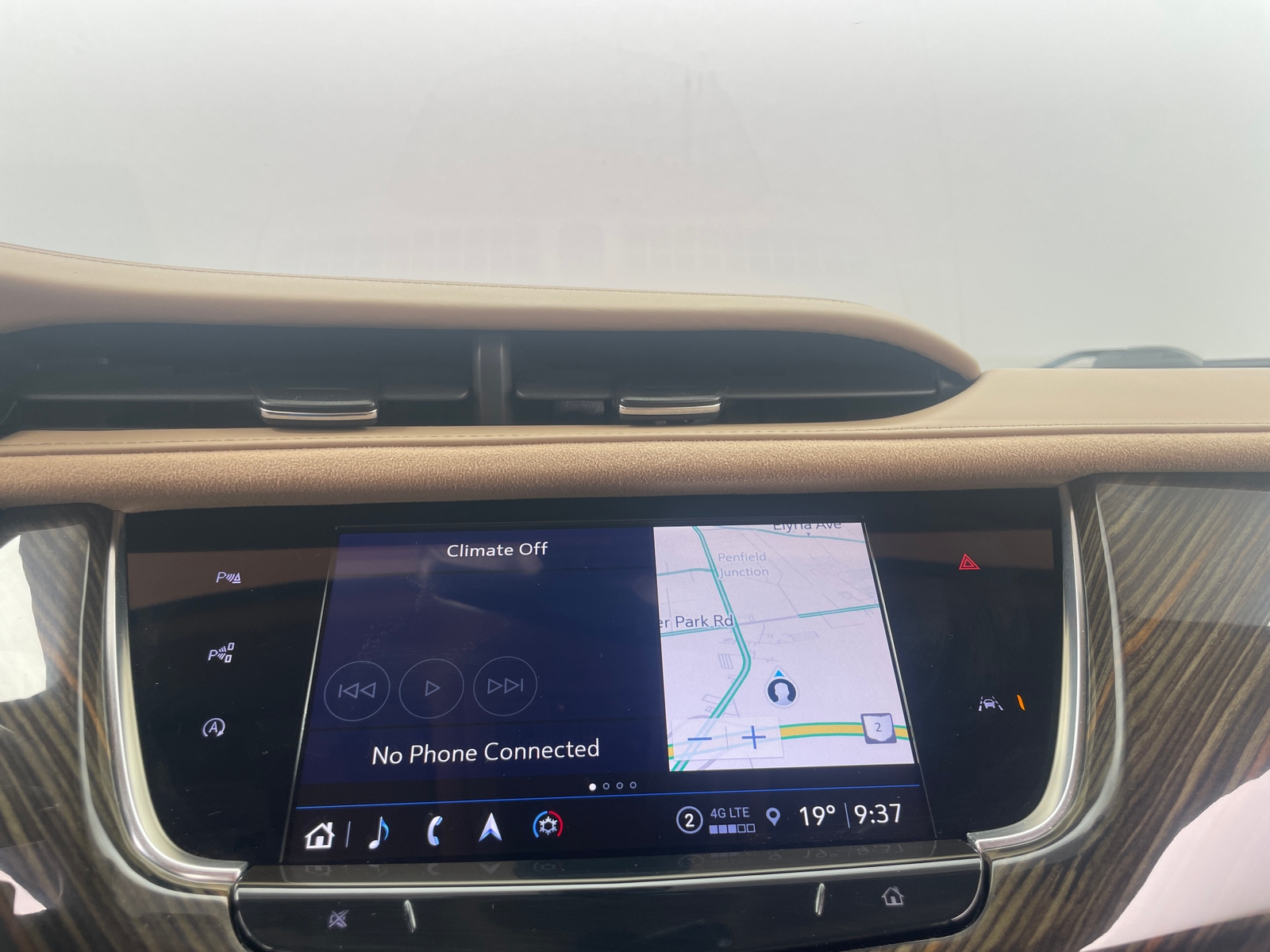 Thumbnail: 2022 Cadillac XT6 - 3