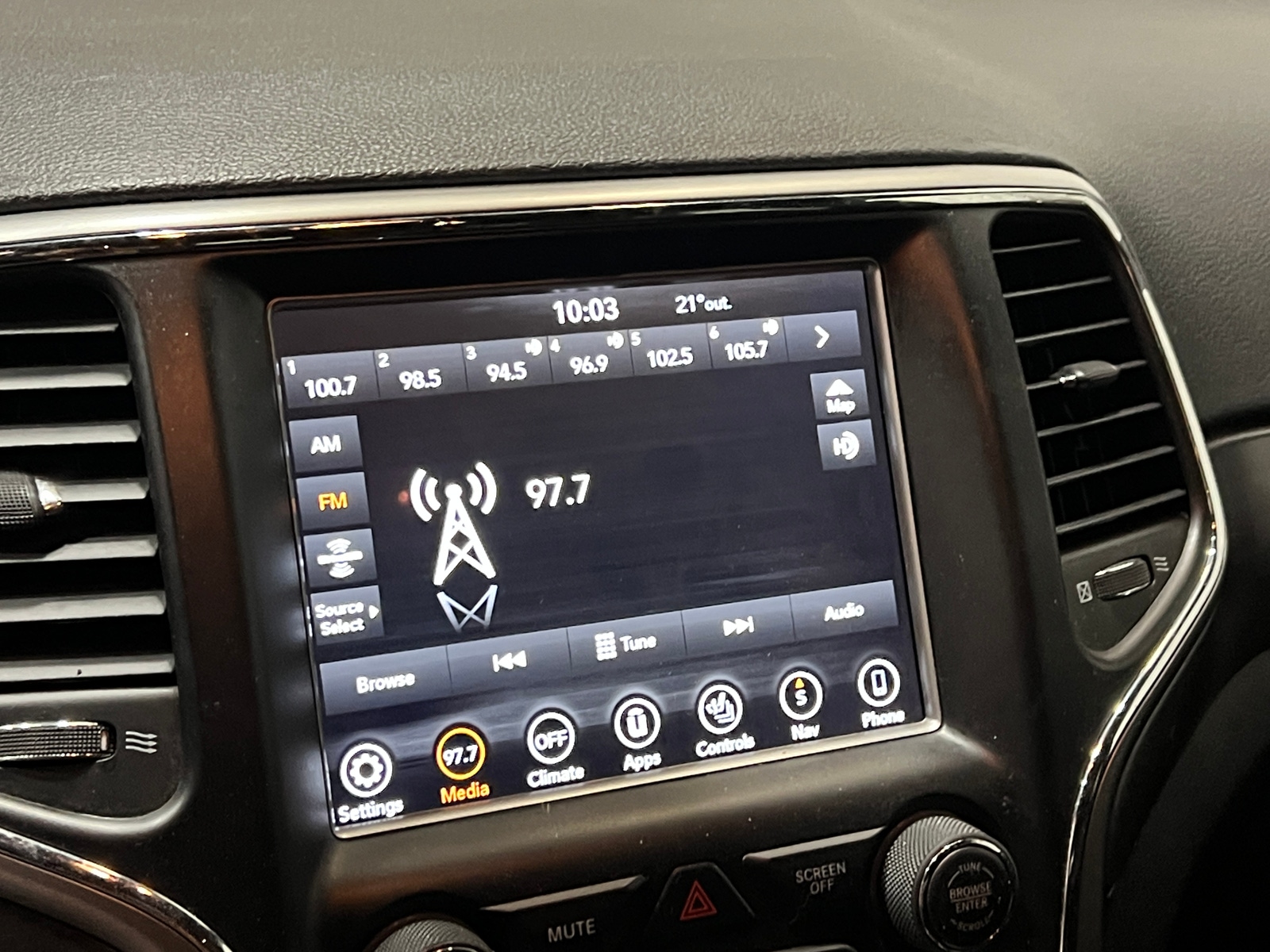 Thumbnail: 2018 Jeep Grand Cherokee - 3