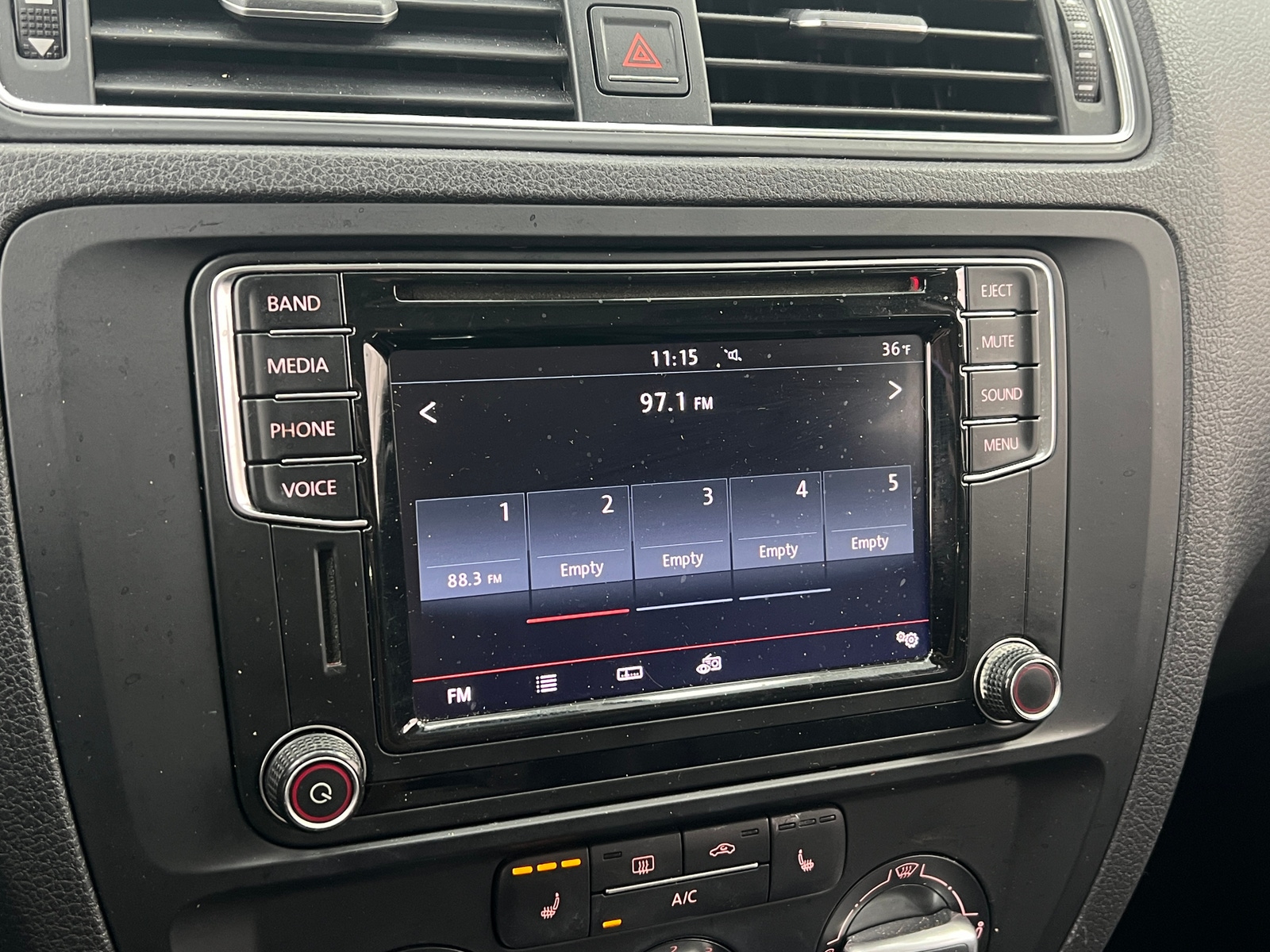 Thumbnail: 2017 Volkswagen Jetta - 3