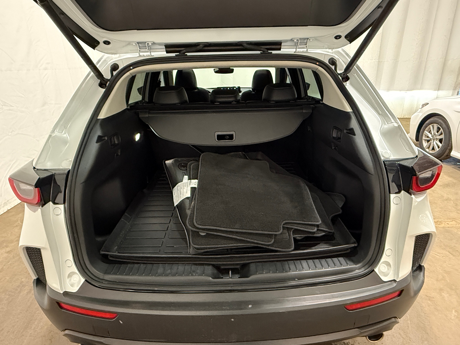 Thumbnail: 2023 Mazda CX-50 - 6