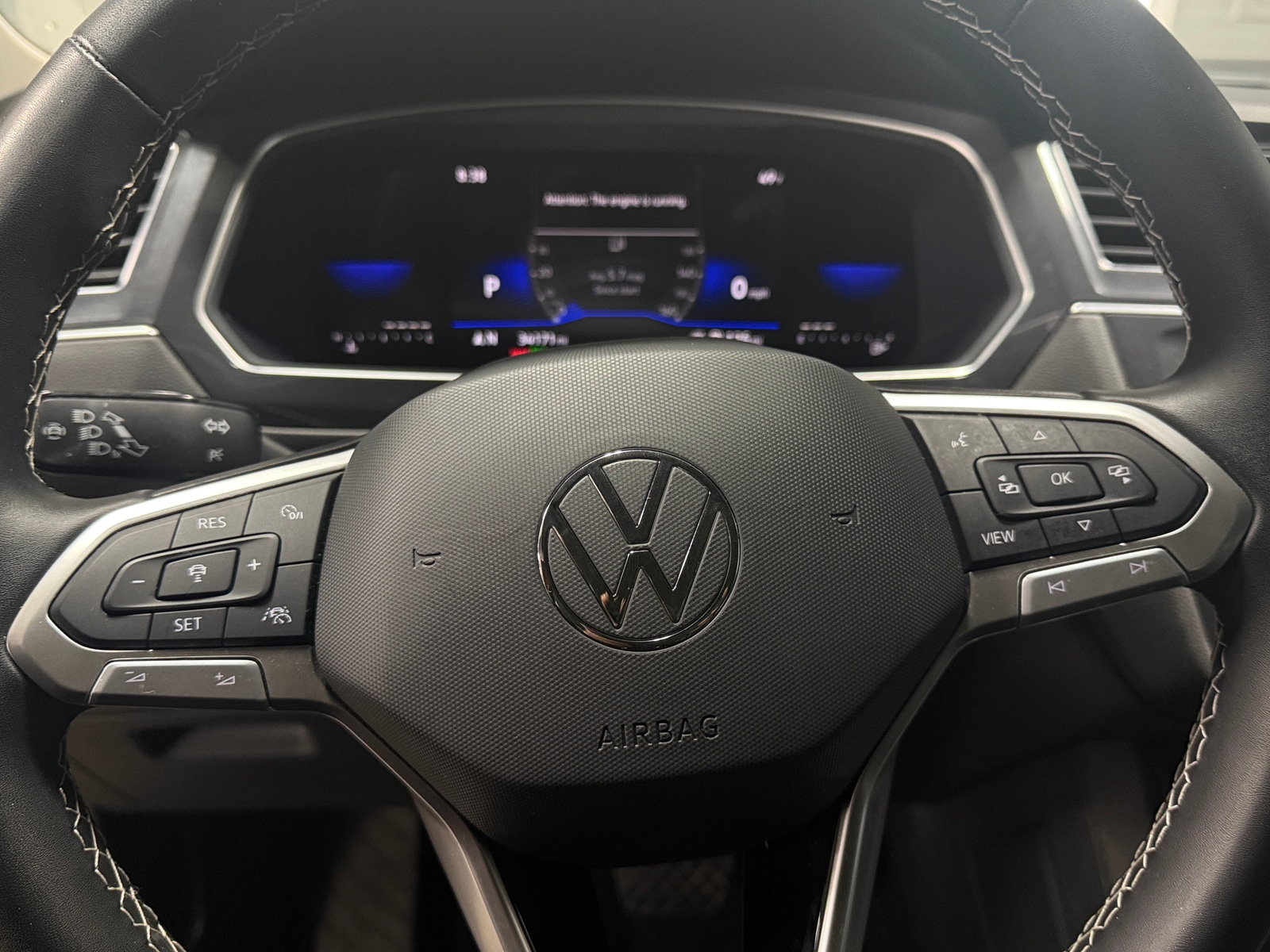 Thumbnail: 2023 Volkswagen Tiguan - 4