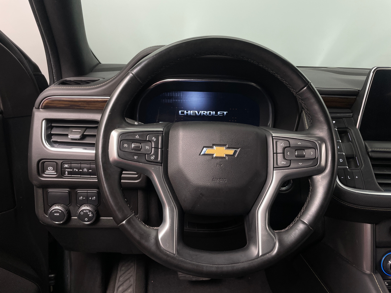 Thumbnail: 2023 Chevrolet Suburban - 4