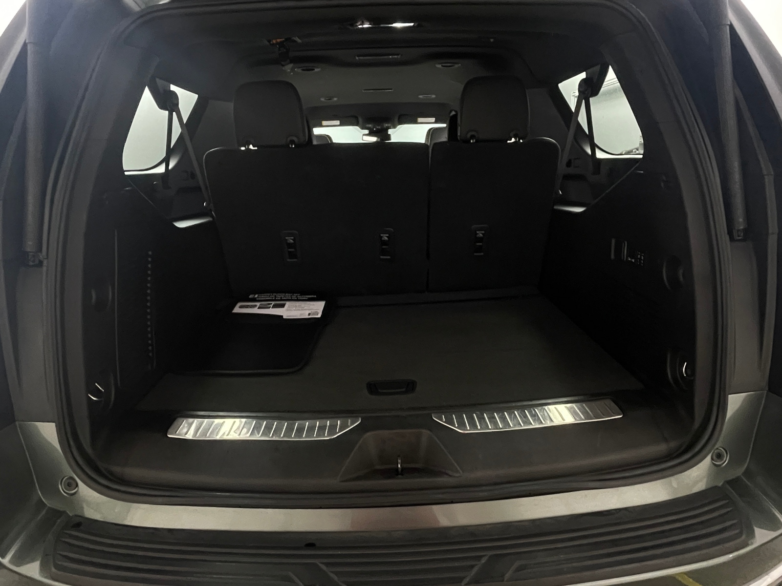 Thumbnail: 2023 Chevrolet Suburban - 6