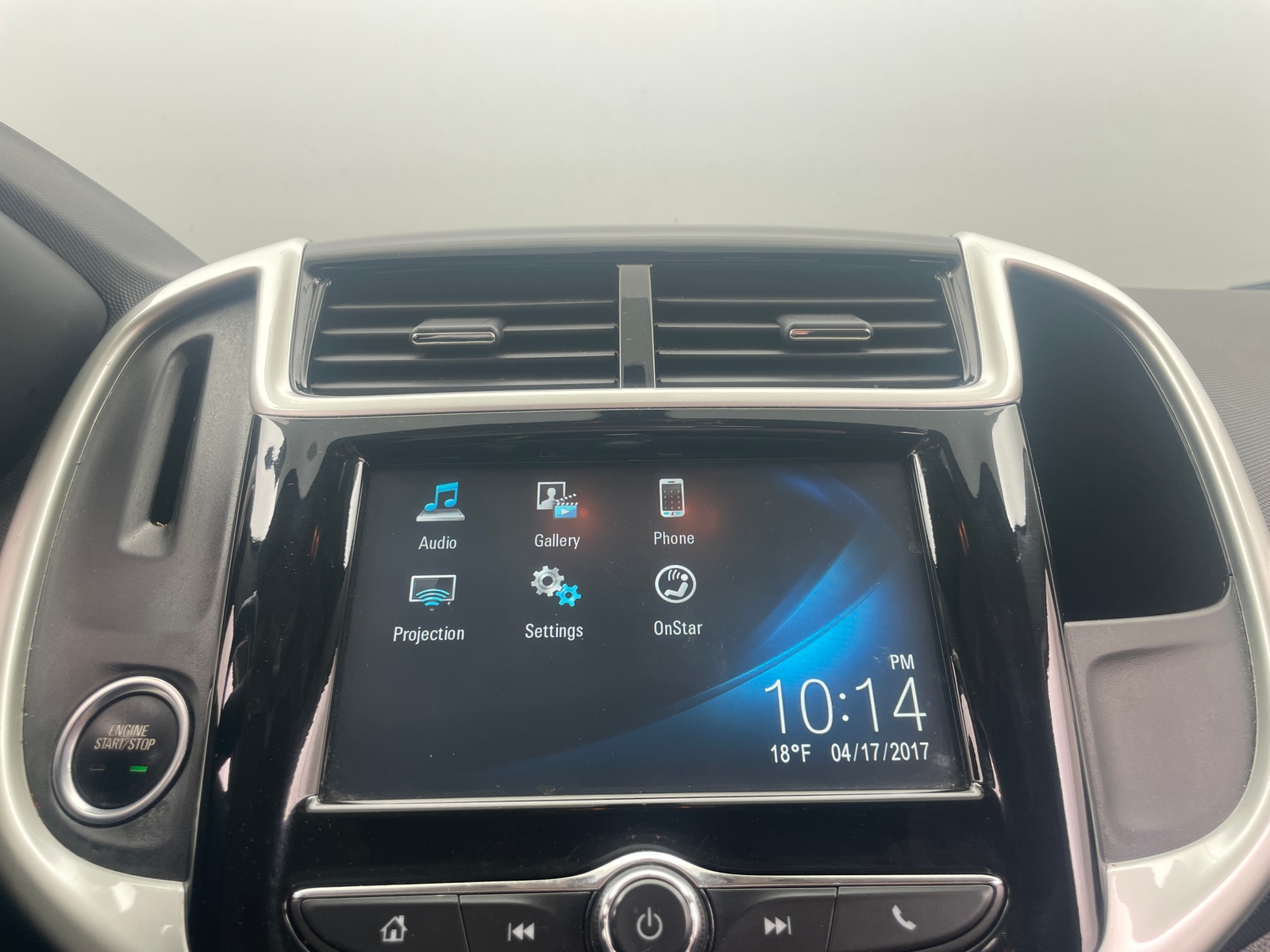 Thumbnail: 2017 Chevrolet Sonic - 3