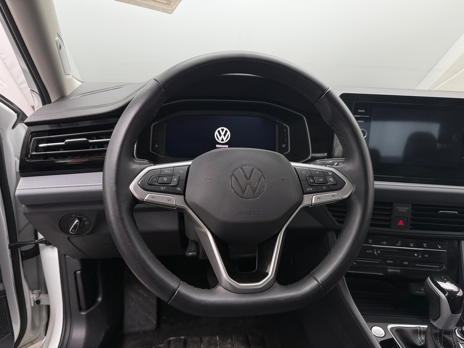 Thumbnail: 2025 Volkswagen Jetta - 4