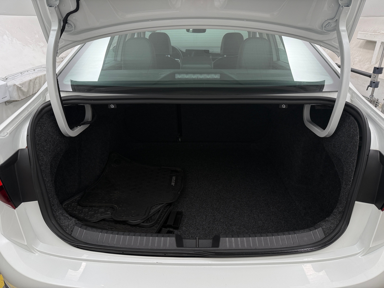 Thumbnail: 2025 Volkswagen Jetta - 6