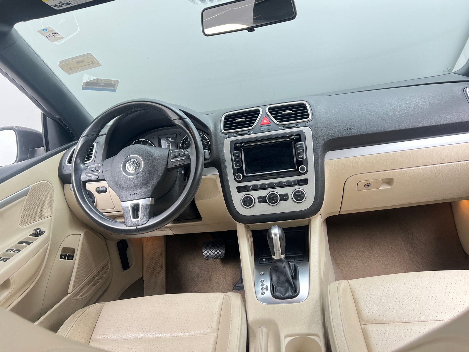 Thumbnail: 2013 Volkswagen Eos - 2