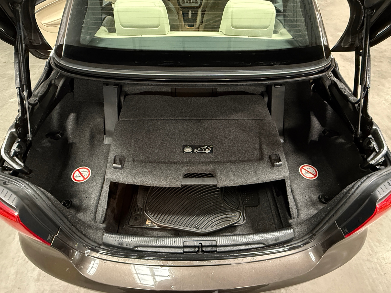 Thumbnail: 2013 Volkswagen Eos - 6