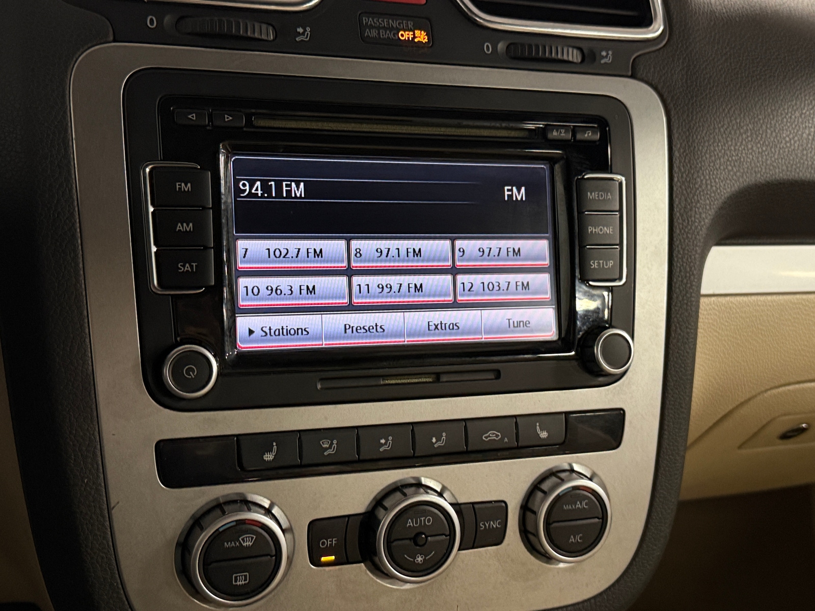 Thumbnail: 2013 Volkswagen Eos - 3