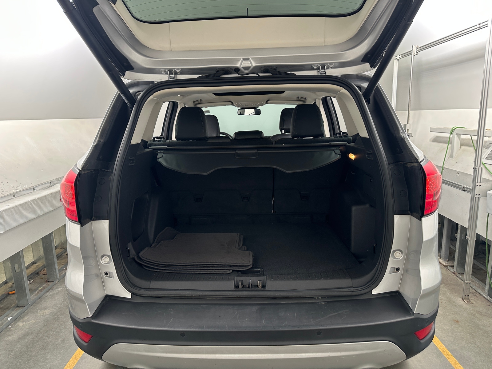 Thumbnail: 2019 Ford Escape - 6