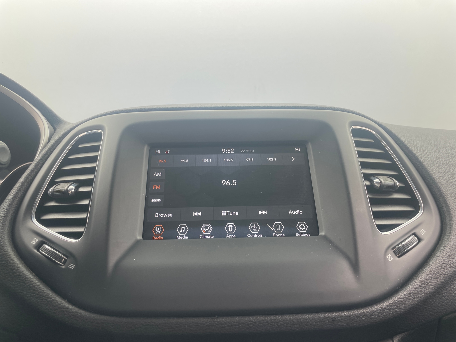 Thumbnail: 2020 Jeep Compass - 4