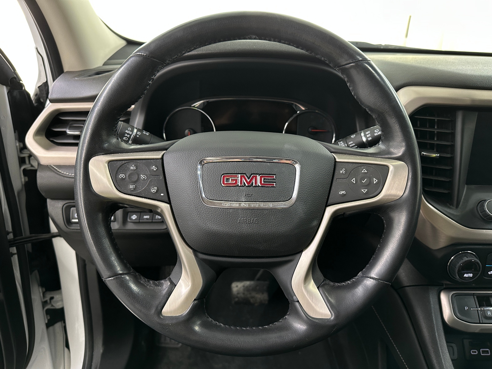 Thumbnail: 2022 GMC Acadia - 4