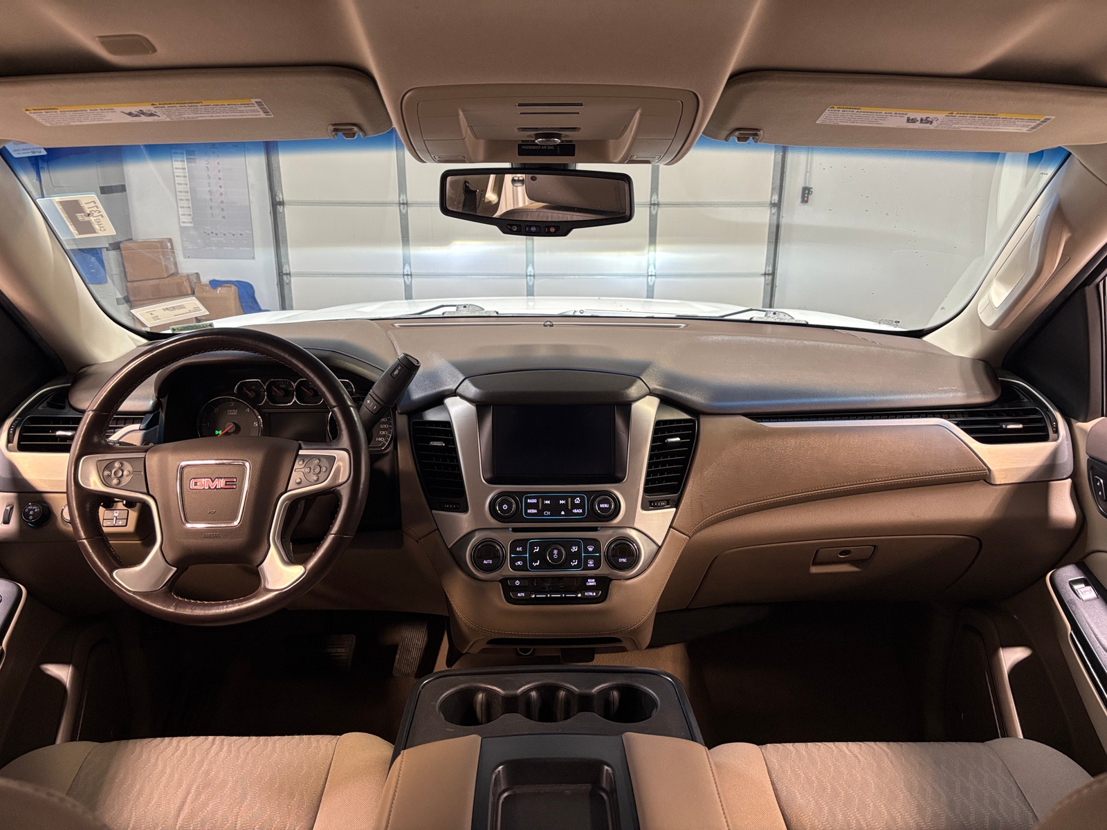 Thumbnail: 2019 GMC Yukon XL - 3