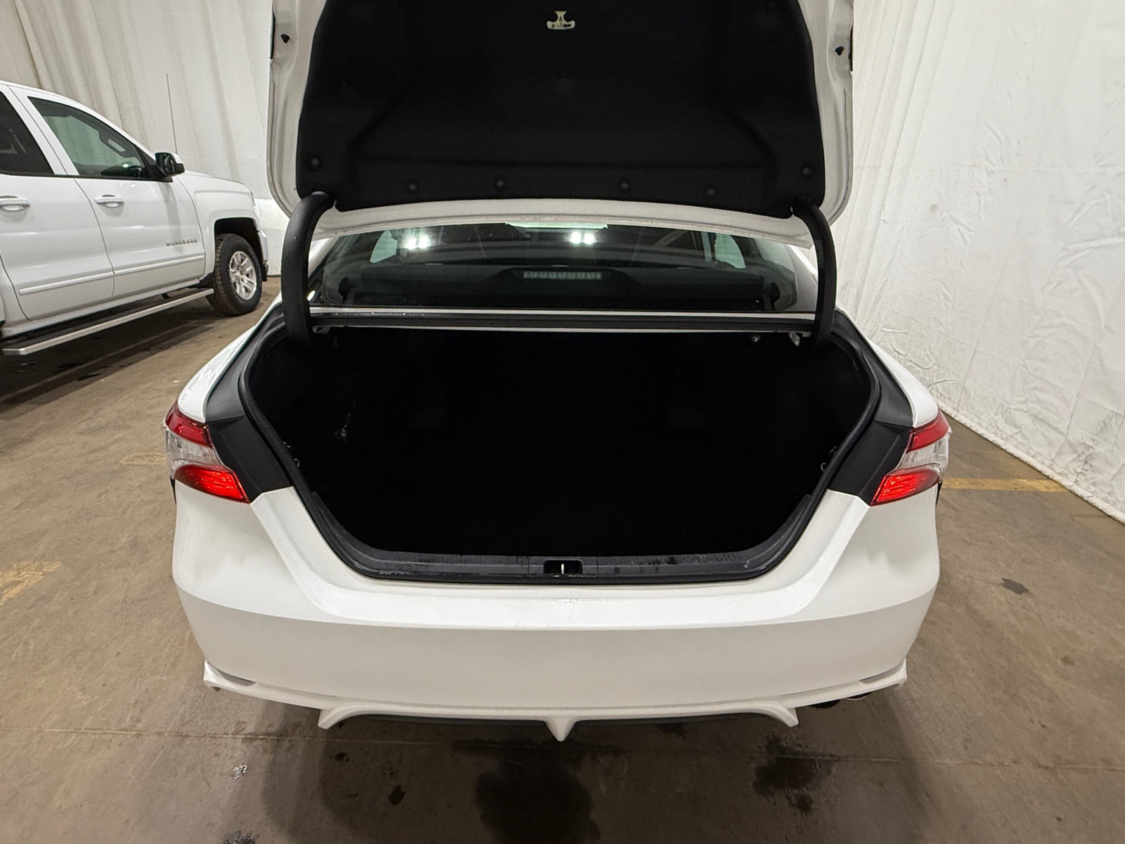 Thumbnail: 2020 Toyota Camry - 7